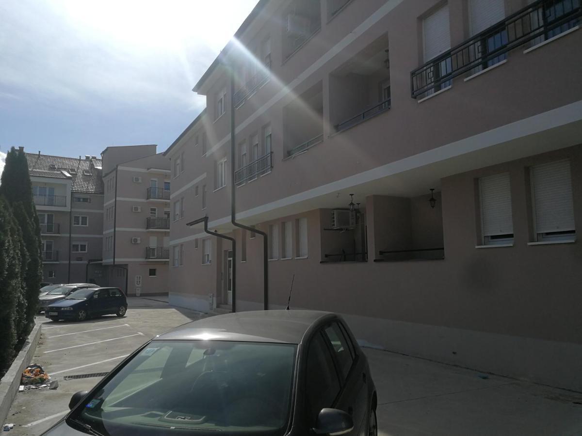 Danica Apartment Sremska Mitrovica Exterior foto